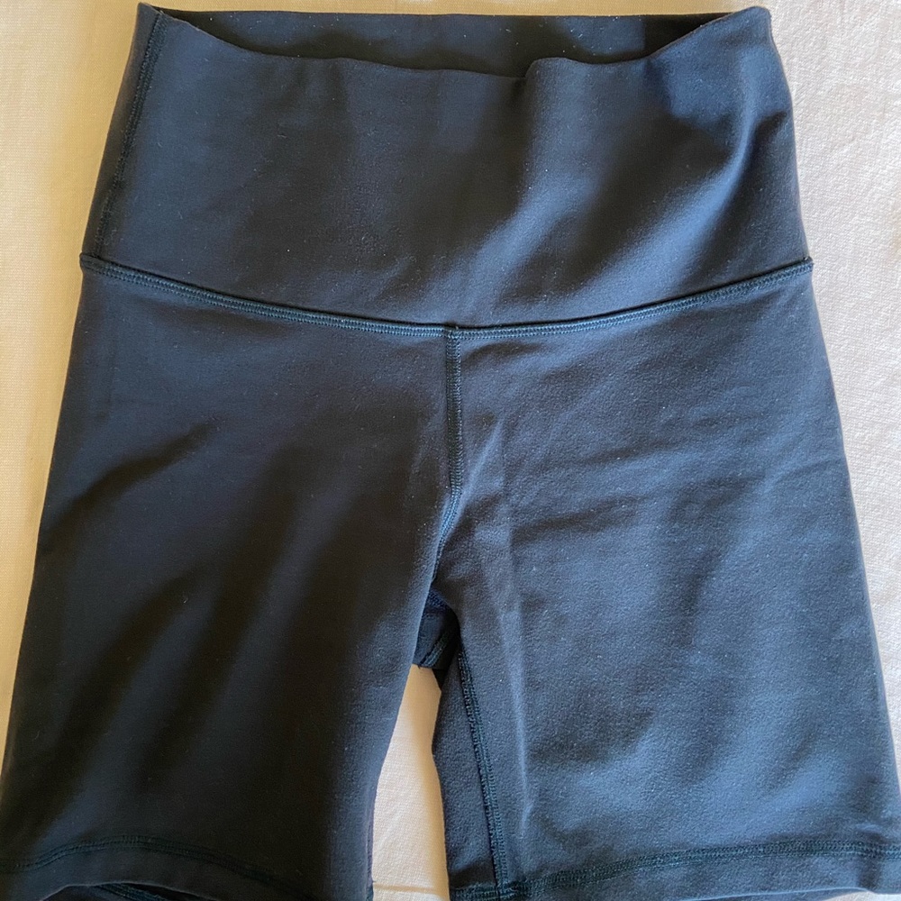 Aritzia TNA 7” Black Biker Shorts